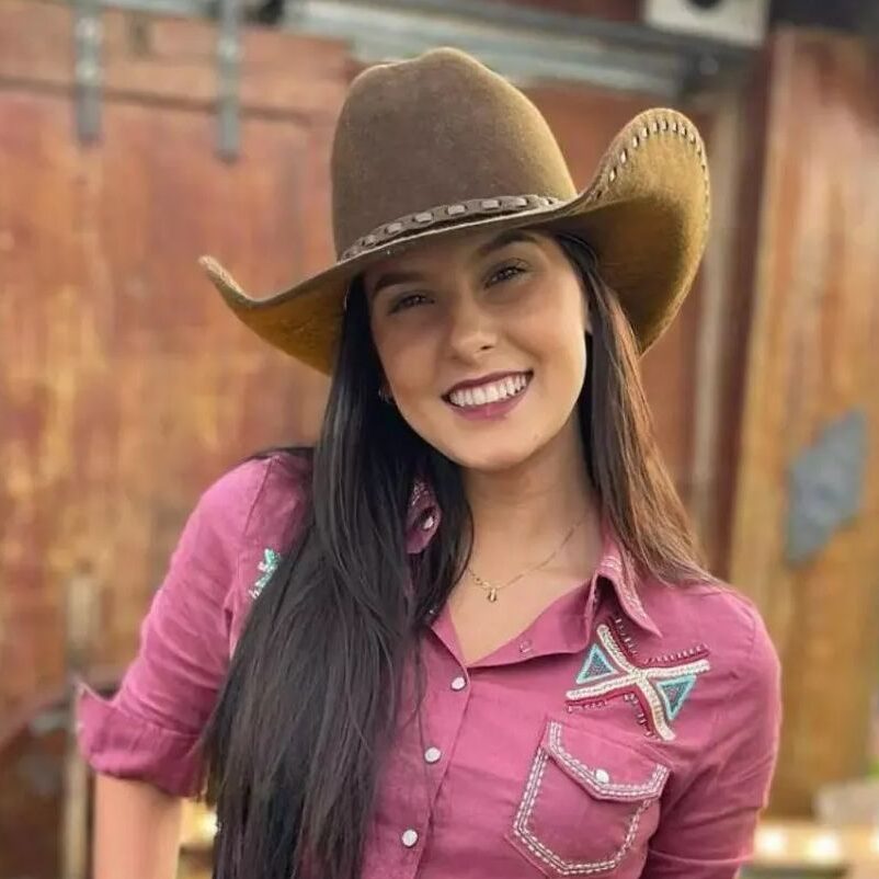 Ana Castela